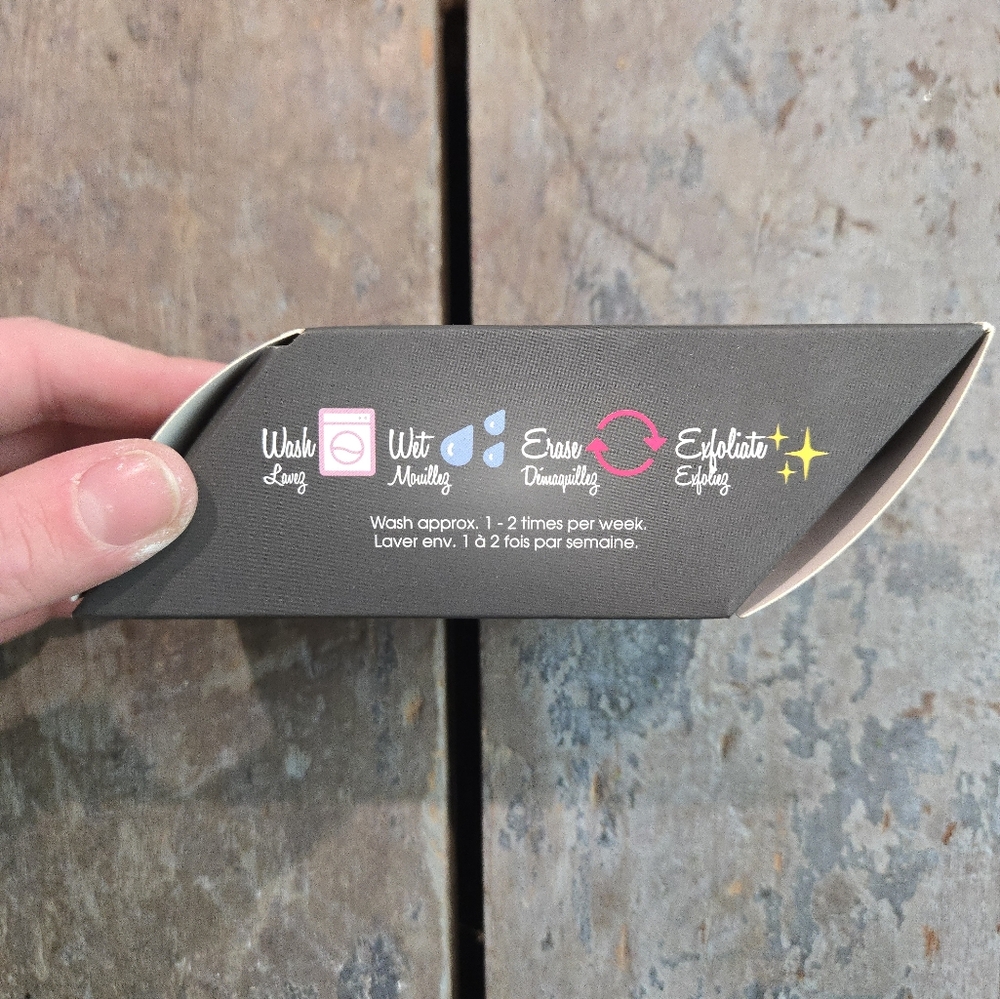 Makeup Eraser - Picture 4 of 4
